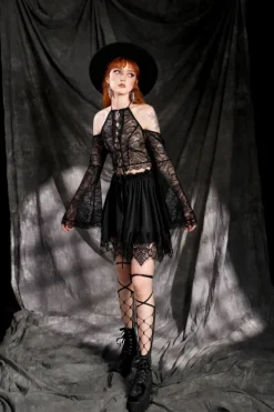 Restyle BELLADONNA LONG SLEEVE LACE TOP
