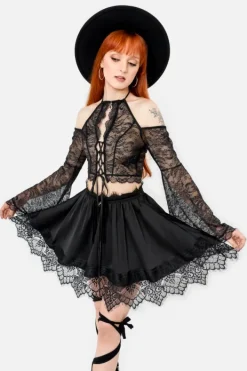 Restyle BELLADONNA LONG SLEEVE LACE TOP