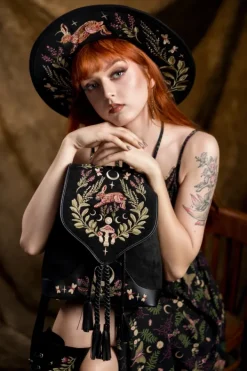 Restyle HARE MOON WIDE BRIM HAT